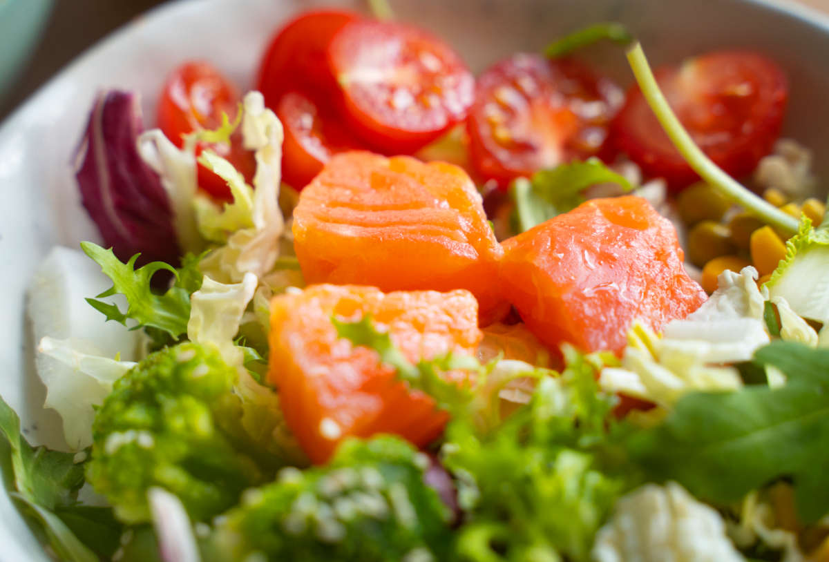 Salada Diet Dash de Salmão, Batata e Tomate